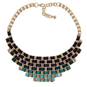 Statement necklace